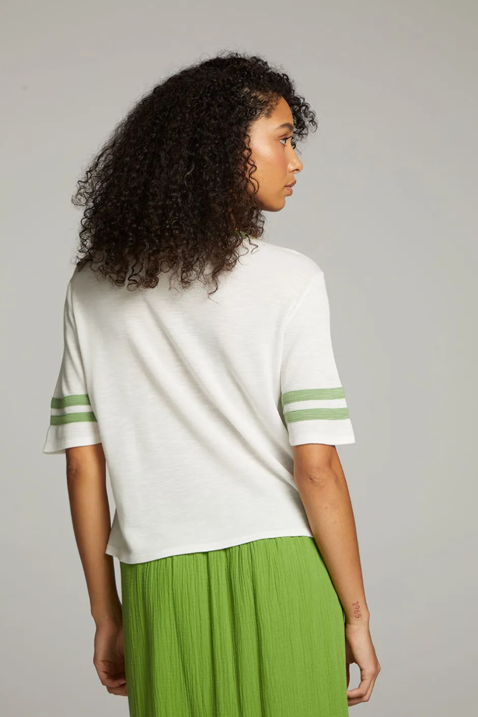 Women Chaser Brand Enrique White Short Sleeve